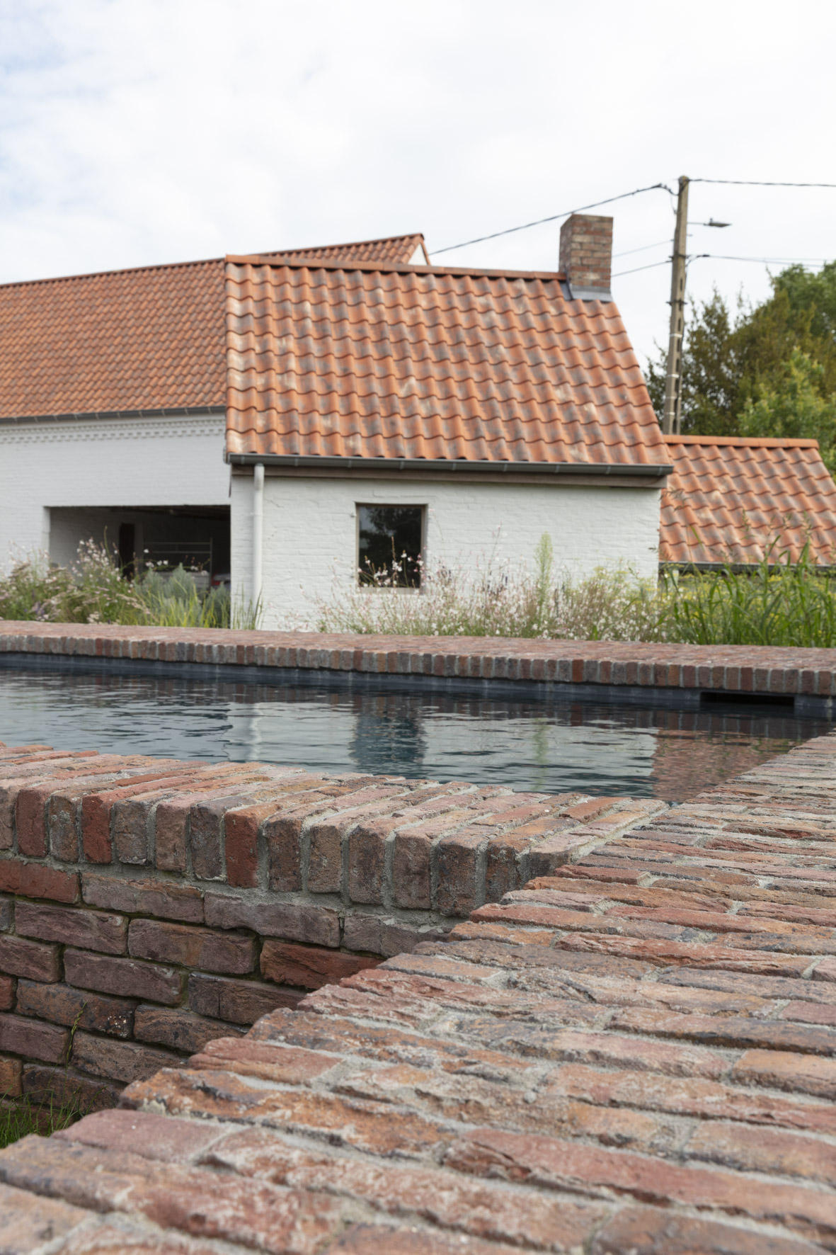 Mater - Hoeve met binnenkoer en zwemvijver